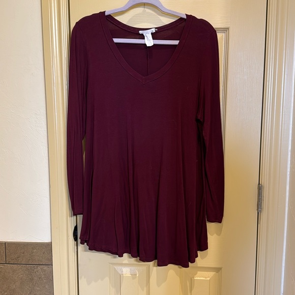 Tops - Neck long sleeve tunic maroon
